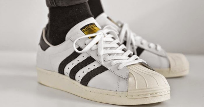 la marque aux 3 bandes adidas superstar